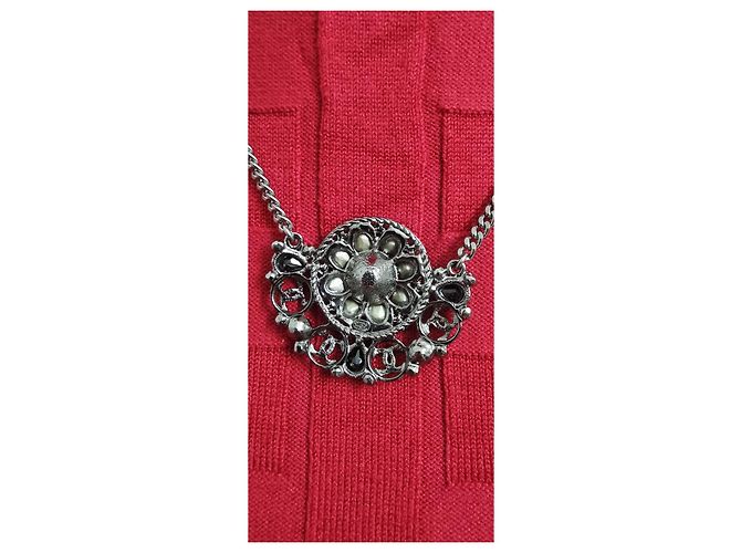 Collana Chanel Medaglione Cabochon Nera e Bianca Nero Argento Bianco Grigio - vista 10