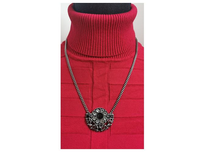 Collana Chanel Medaglione Cabochon Nera e Bianca Nero Argento Bianco Grigio - vista 12