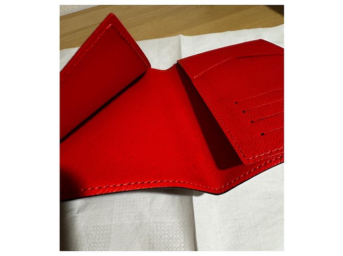Organizer Edición limitada de Louis Vuitton 2018 Titular del pasaporte de Navidad Roja - vista 6