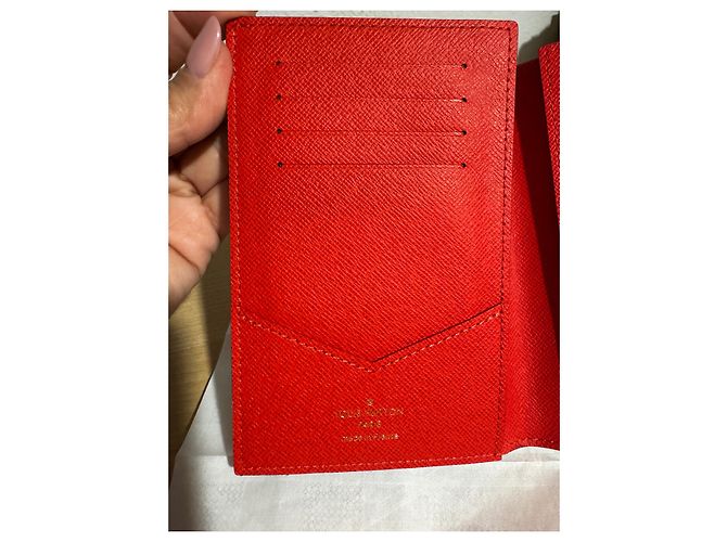 Organizer Edición limitada de Louis Vuitton 2018 Titular del pasaporte de Navidad Roja - vista 8
