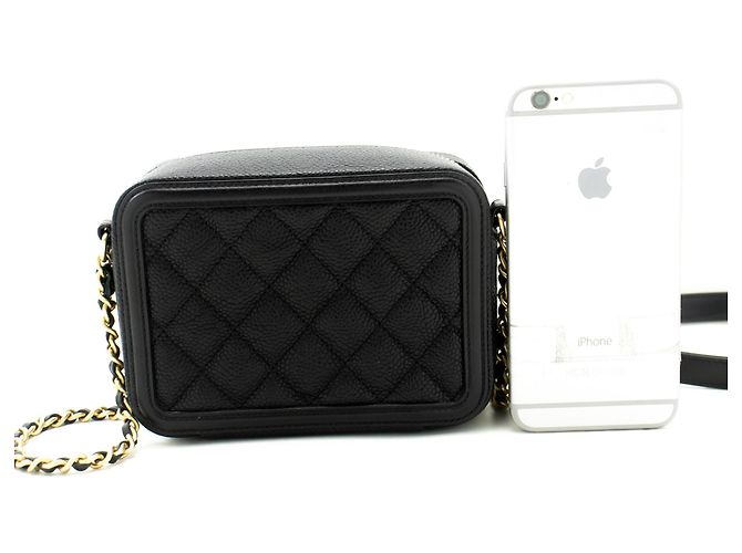 Borsa a tracolla con catena CHANEL in pelle di vitello Micro Caviar granulata Nera con zip Nero - vista 3