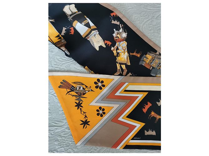 Hermès Sciarpa Hermes in maxi twilly "Kachinas" in seta Multicolore - vista 9