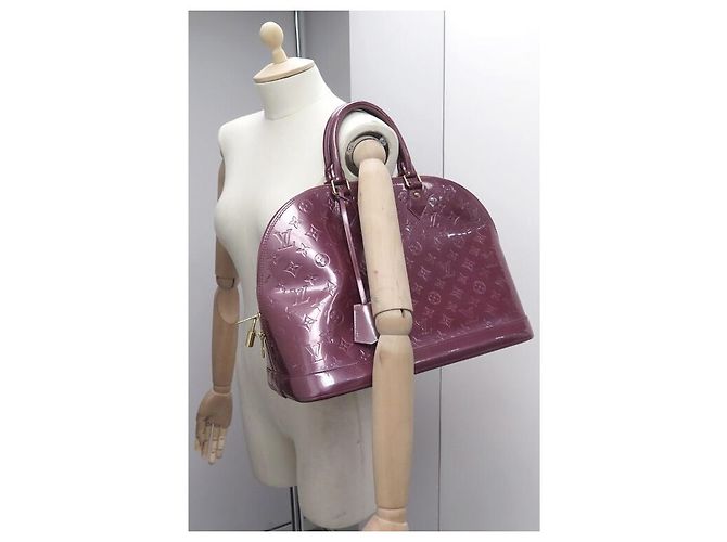 BORSA A MANO LOUIS VUITTON ALMA GM IN PELLE MONOGRAM VERNICE FUCSIA Fuschia - vista 6