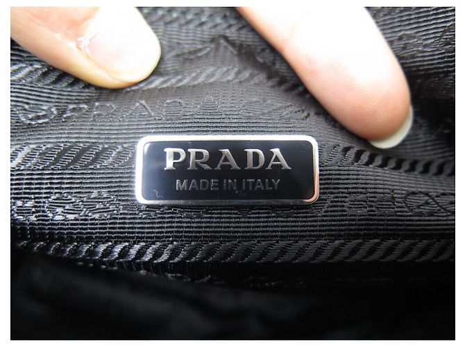 NUOVA BORSA PRADA TRIANGLE BORSA MULTITASCHE 2VH155 BORSA A MANO IN PELLE NERA - vista 10