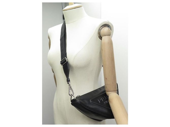 NUOVA BORSA PRADA TRIANGLE BORSA MULTITASCHE 2VH155 BORSA A MANO IN PELLE NERA - vista 8