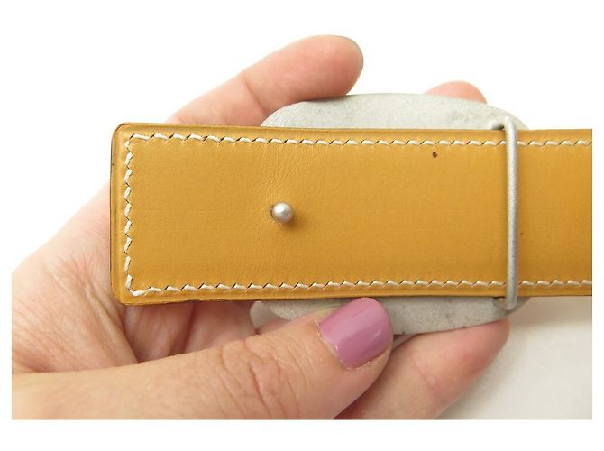 Hermès SELTENE HERMES-GÜRTELGRÖSSE 70 GOLDENER LEDERGÜRTEL MIT VIBRATO-LEDERSCHNALLE Kamel - Ansicht 8