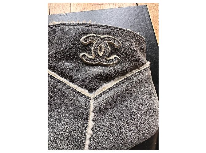 Botines Chanel de cuero gris con logo CC - vista 4