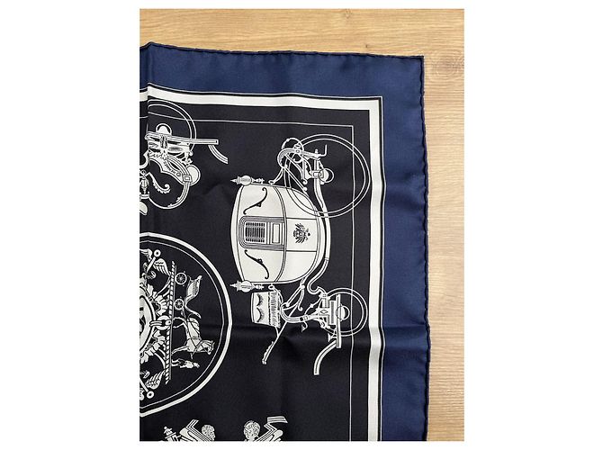 Sciarpa di seta Hermès Gavroche Nero Bianco Blu Navy - vista 4