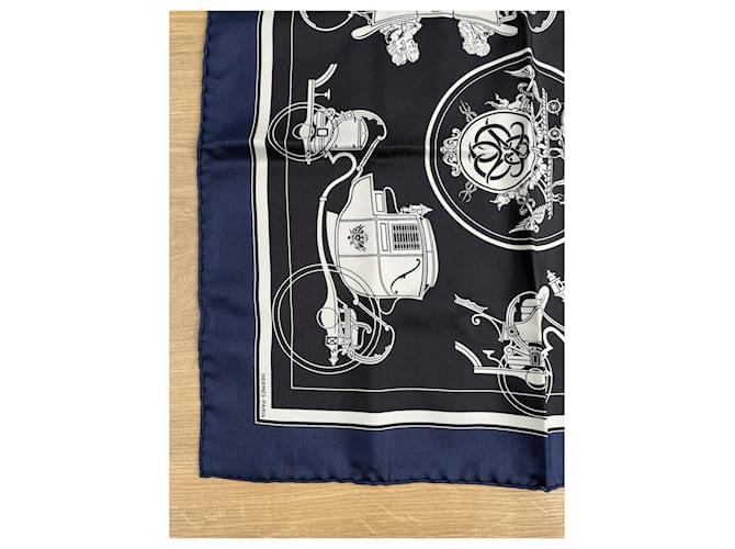 Sciarpa di seta Hermès Gavroche Nero Bianco Blu Navy - vista 6