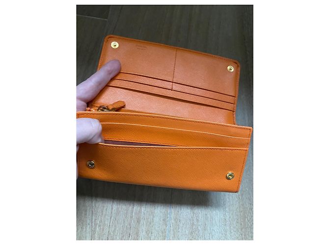 Cartera larga Prada de piel Saffiano naranja - vista 10
