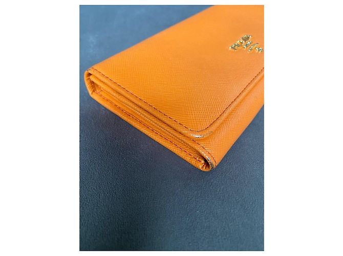 Cartera larga Prada de piel Saffiano naranja - vista 3