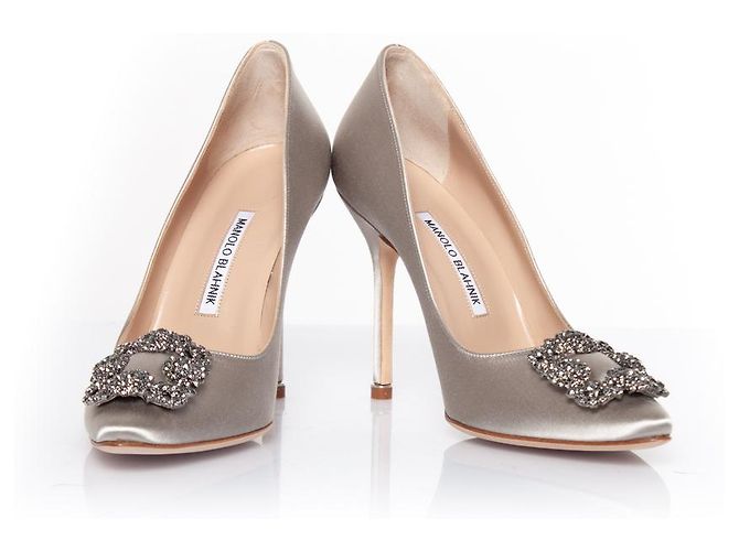 Autre Marque Manolo Blahnik, Décolleté Hangisi in raso Grigio - vista 6