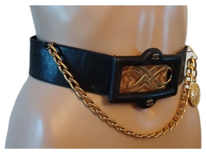 Chanel Vintage Gürtel aus schwarzem Leder - Ansicht 2