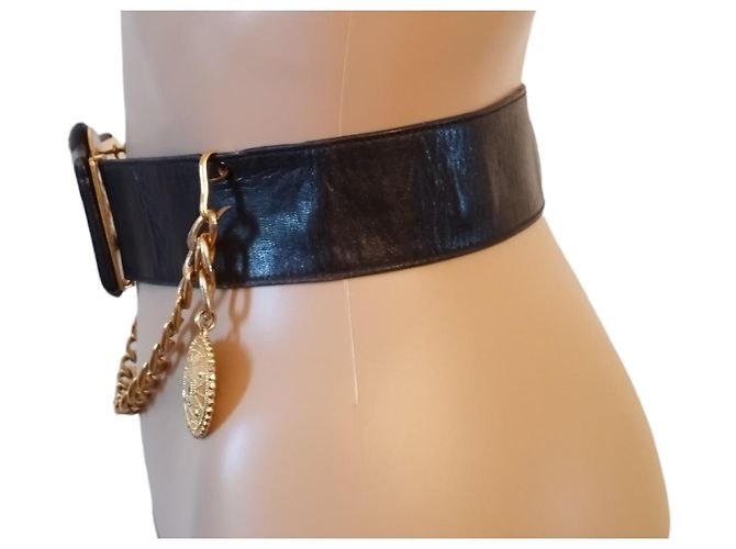 Chanel Vintage Gürtel aus schwarzem Leder - Ansicht 4