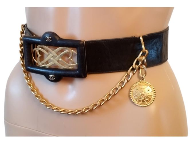 Chanel Vintage Gürtel aus schwarzem Leder - Ansicht 5