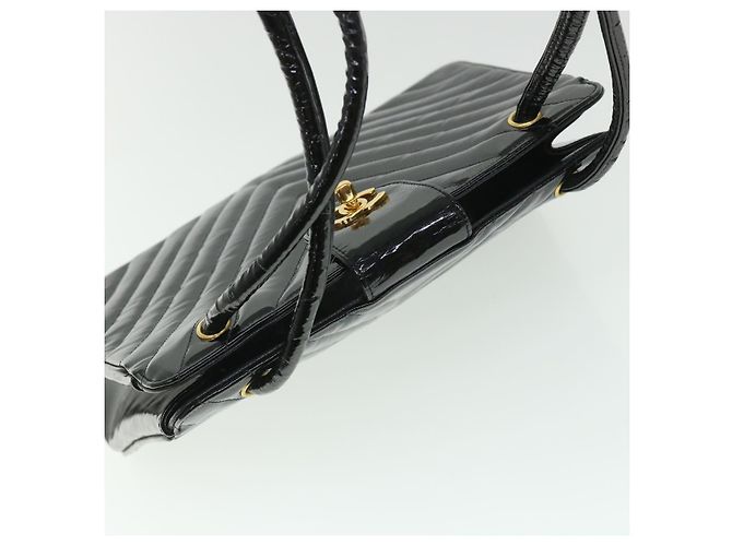 CHANEL V Stitch Turn Lock Umhängetasche Lackleder Schwarz CC Auth 54998 - Ansicht 6