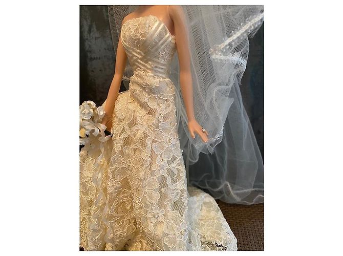 Autre Marque Poupée Barbie Carolina Herrera Bride Gold Label Multicolore - vue 10