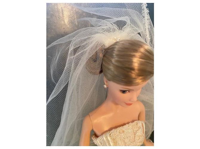 Autre Marque Poupée Barbie Carolina Herrera Bride Gold Label Multicolore - vue 15
