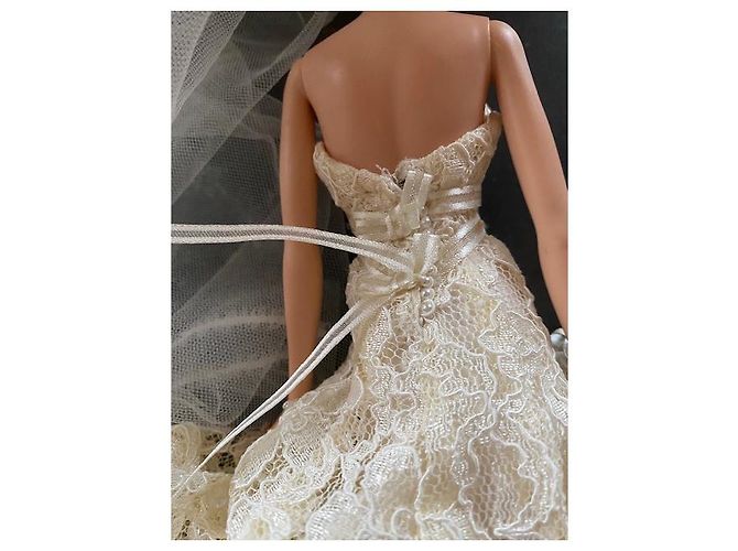 Autre Marque Poupée Barbie Carolina Herrera Bride Gold Label Multicolore - vue 18