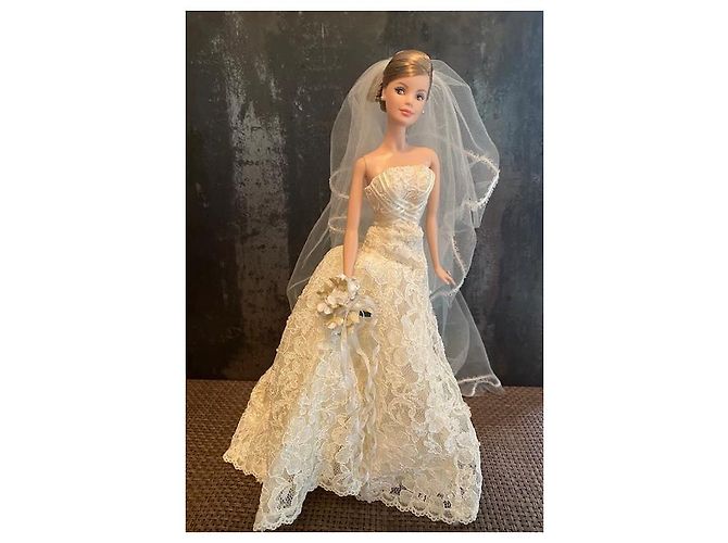 Autre Marque Poupée Barbie Carolina Herrera Bride Gold Label Multicolore - vue 19