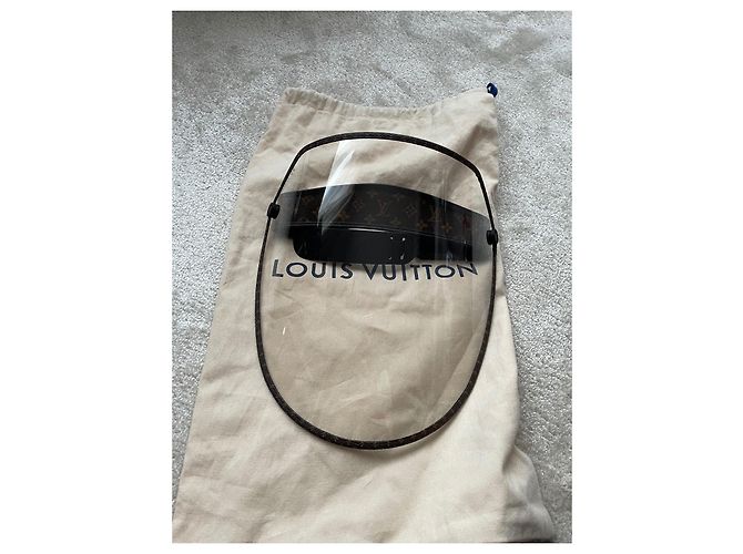 Cappello Louis Vuitton con maschera facciale marrone - vista 2