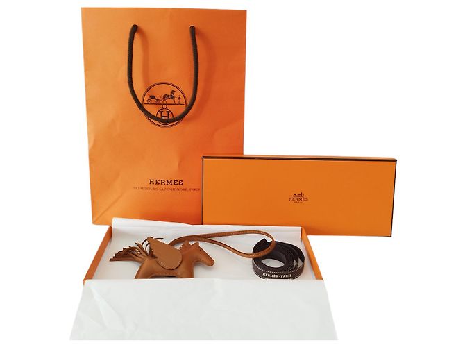 Hermès Ciondolo da borsa Hermes Rodéo Pégase in pelle dorata Marrone - vista 5