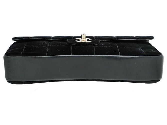 Raro Chanel 02Una borsa a tracolla con nappe Choco Bar Nero - vista 4