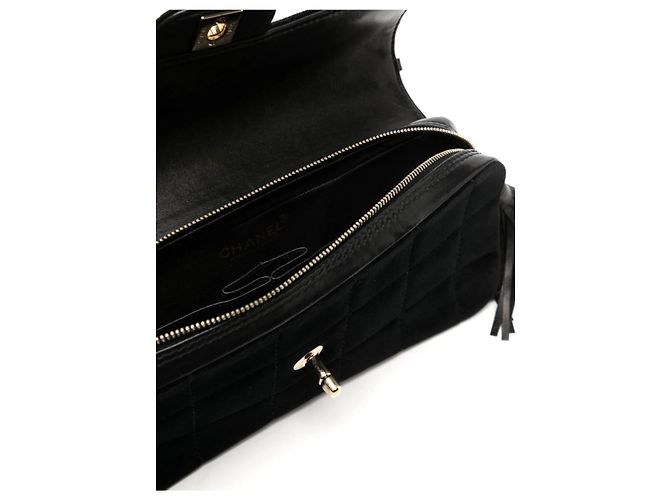 Raro Chanel 02Una borsa a tracolla con nappe Choco Bar Nero - vista 5