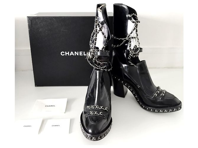 Par de botas Chanel Obsession del desfile de moda de otoño/Invierno 2013-2014 Negro - vista 3