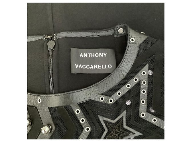 Anthony Vaccarello Vestido ajustado negro con estrellas de cuero - vista 4