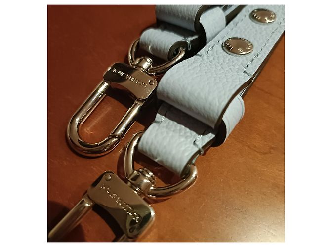 Ciondolo Louis Vuitton Azzurro in Pelle Blu chiaro - vista 6
