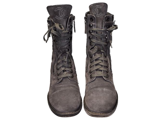Chanel Combat CC-Logo-Schnürstiefel Grau Anthrazitgrau - Ansicht 2