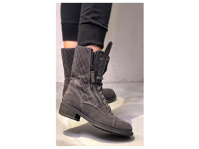 Chanel Combat CC-Logo-Schnürstiefel Grau Anthrazitgrau - Ansicht 7