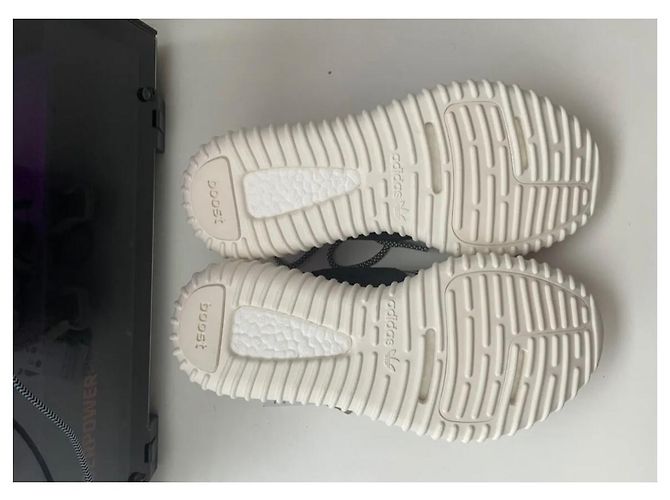 Yeezy Tortora Agosto 2022 V2 Multicolore - vista 5