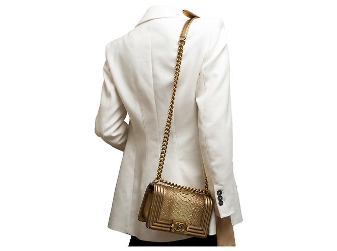 Boy CHANEL Jungentasche in goldenem Python - 101500 - Ansicht 13