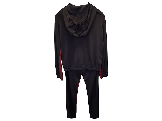 Conjunto de chaqueta con capucha y pantalón de chándal a rayas rojas de Prada en viscosa negra - vista 2