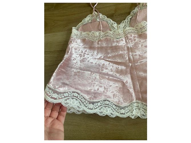 Conjunto de Pijama Dior Rosa de Satén y Encaje Blanco - vista 15