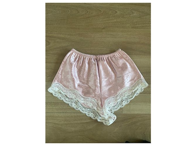 Conjunto de Pijama Dior Rosa de Satén y Encaje Blanco - vista 9