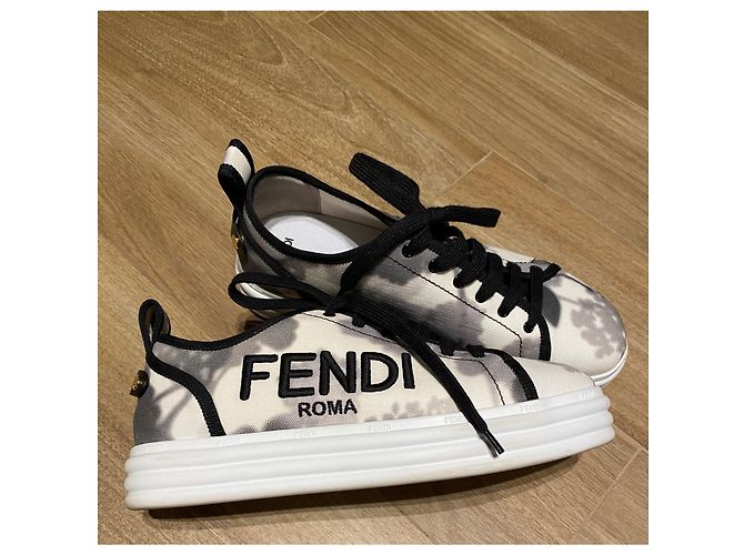 Fendi Rise Tie Dye Low Top Sneaker Schwarz Weiß Grau - Ansicht 4