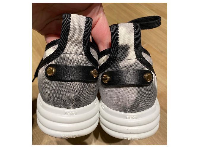 Fendi Rise Tie Dye Low Top Sneaker Schwarz Weiß Grau - Ansicht 9