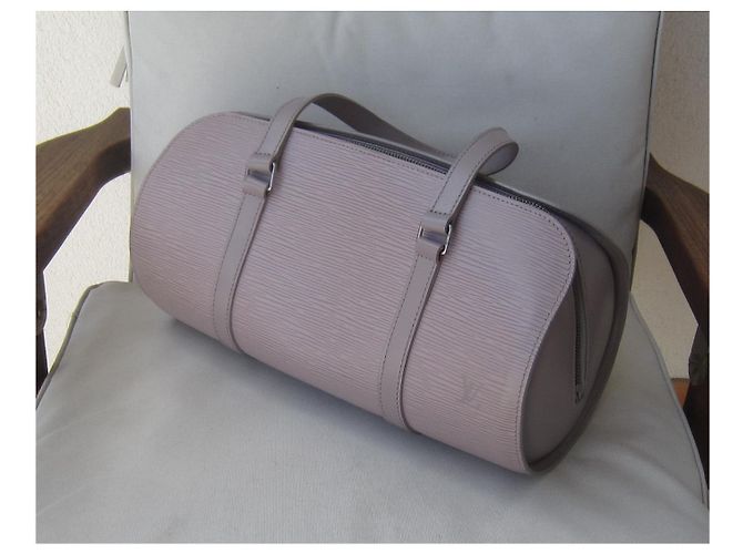 Borsa Louis Vuitton Soufflot in pelle Epi lilla 30 cm - vista 4