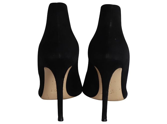 Décolleté svasate con punta tonda Gianvito Rossi in camoscio nero - vista 4