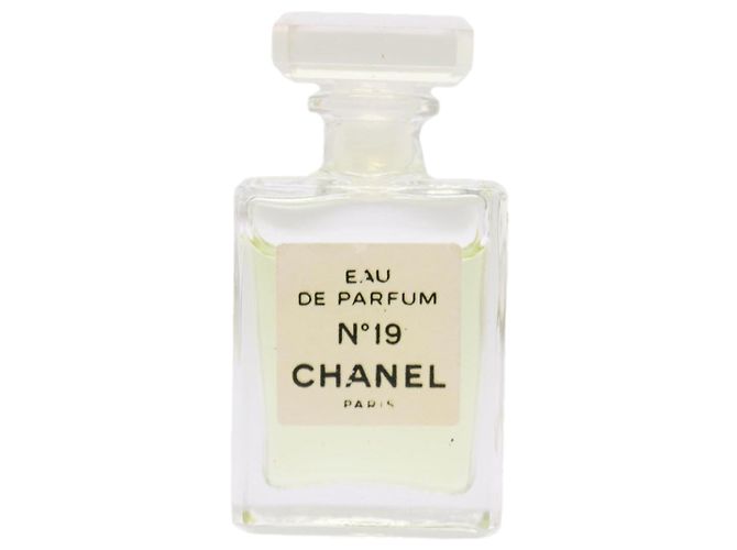 Profumo CHANEL N.19 Collana Tono Oro CC Auth ar10367B - vista 13