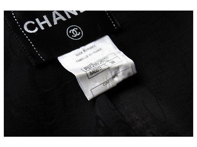 Chanel, Schwarz-goldene Tweedjacke - Ansicht 5