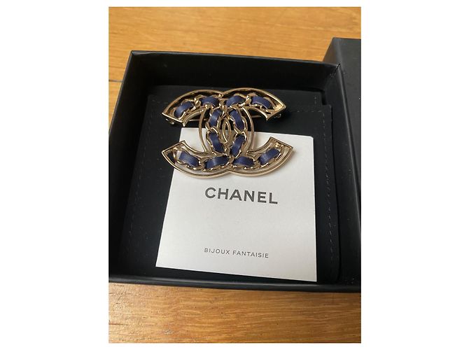 CHANEL-gefütterte C-BROSCHE Golden Marineblau - Ansicht 6