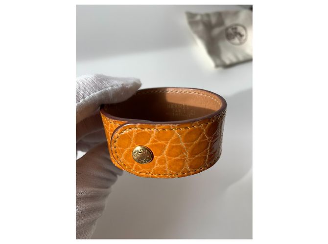 Pulsera Hermès Joli Médor cocodrilo azafrán dorado - vista 10