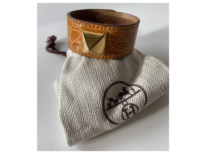 Pulsera Hermès Joli Médor cocodrilo azafrán dorado - vista 3