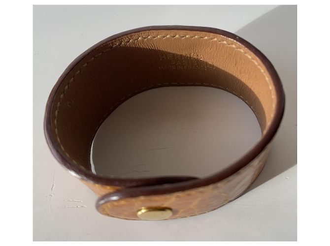 Pulsera Hermès Joli Médor cocodrilo azafrán dorado - vista 8