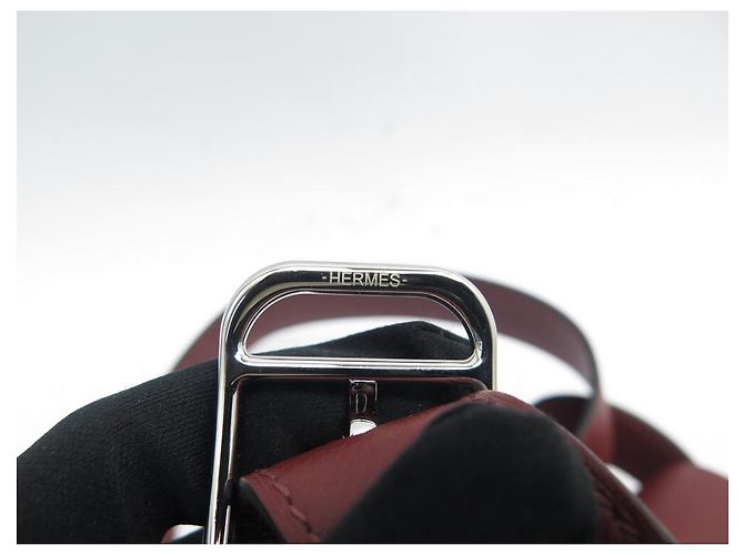 Hermès NOVA BOLSA HERMES STEVE LIGHT JUNIOR TOGO BOLSA DE COURO BORDEAUX - vista 4