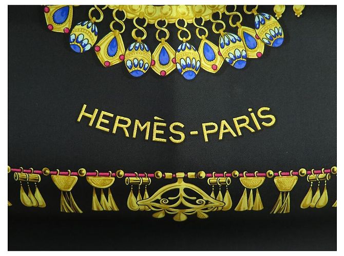 Hermès NOVO LENÇO HERMES PARURES DES SABLES QUADRADO DE SEDA PRETA BOURTHOUMIEUX Preto - vista 3